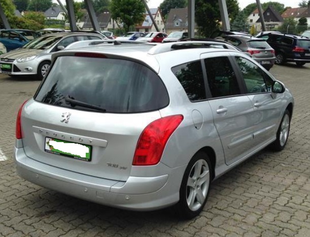 Left hand drive PEUGEOT 308 SW 1.6 VTI 120BHP PLATINUM